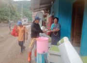 Pemkot Bandar Lampung Bagikan Nasi dan Air Mineral Kepada Korban Banjir