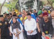 Naik Bus Wisata, Pertahanan Eva-Deddy Daftar Pilkada ke KPU Bandar Lampung