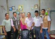 Anggota DPRD Lampung Selatan Agus Sartono Serahkan Bantuan Kursi Roda di Desa Sidowaluyo Admin