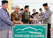 Wabup Pesibar Hadiri Anjau Silau Keluarga Kartadilaga dan Peresmian Masjid Jami At-Tanwir