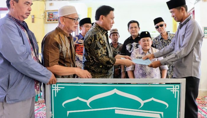Wabup Pesibar Hadiri Anjau Silau Keluarga Kartadilaga dan Peresmian Masjid Jami At-Tanwir