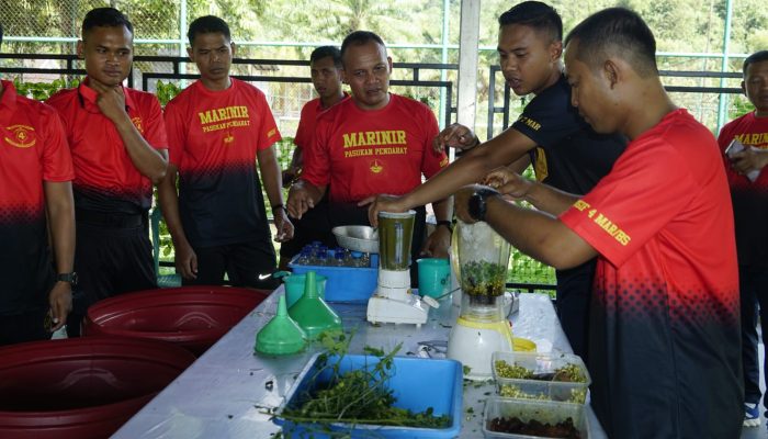Danbrigif 4 Mar/BS Pimpin Penyuluhan Program Ketahanan Pangan: Pengenalan Mikroba untuk Pembuatan Pupuk Organik