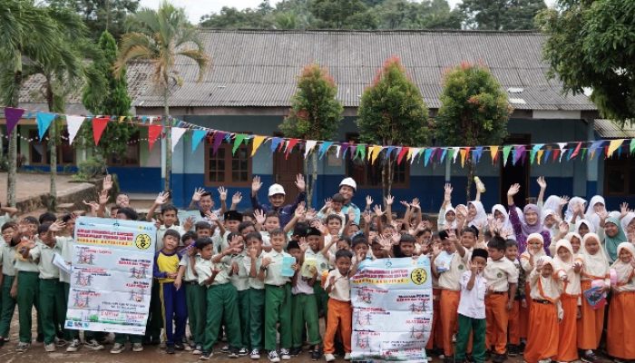 PLN UPT Tanjung Karang Lakukan Edukasi Bahaya Listrik di Madrasah Islam GUPPI 1 Babatan