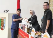 DPRD Lampung Bahas Raperda APBD 2024 dan Insentif Investasi, Wagub Jihan Terima Pandangan Fraksi