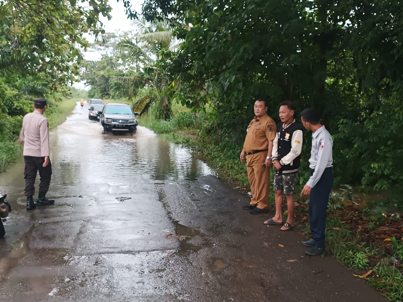 Genangan Banjir di Abung Timur, Camat Tinjau Lokasi dan Imbau ...