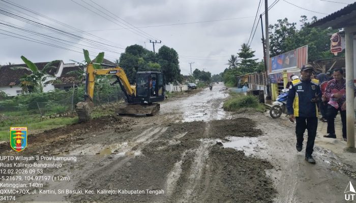 Pemprov Lampung Tutup Jalan Berlubang di Sejumlah Ruas Strategis, Antisipasi Gangguan Mobilitas Warga