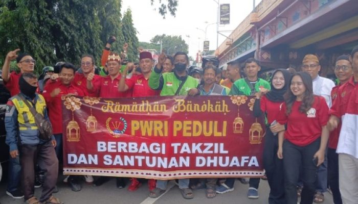 Berkah Ramadhan: Keluarga Besar PWRI Lampung Bagi 1000 Paket Takjil dan Sembako untuk Kaum Duafa