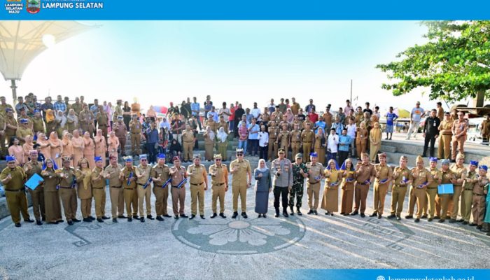 Tak di Aula, Bupati Egi Lantik 17 Pejabat Pimpinan Tinggi Pratama di Dermaga BOM: Pejabat Harus Turun ke Rakyat