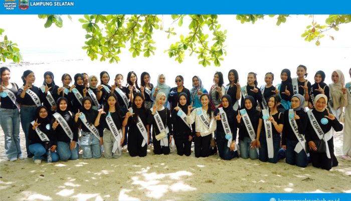 Zita Anjani Ajak Finalis Muli Mekhanai Bersih Pantai Semukuk, Titip Misi Jaga Lingkungan