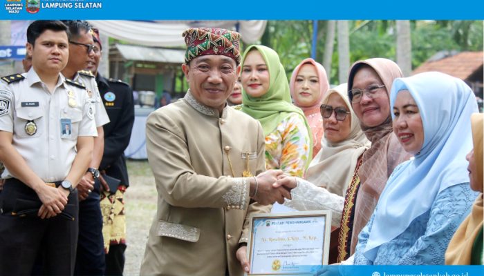 Dari UMKM hingga Jurnalis, 13 Wanita Helau Lampung Selatan Diganjar Penghargaan di Hari Kartini 2026