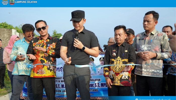 Resmikan Jalan Lubuk Dalam-Way Urang, Bupati Egi Dorong Wisata Kalianda dan Dongkrak Ekonomi Warga
