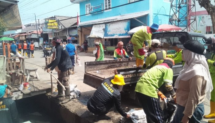 Upaya Normalisasi Drainase Dilakukan Oleh Satgas Gabungan Kota Bandar Lampung