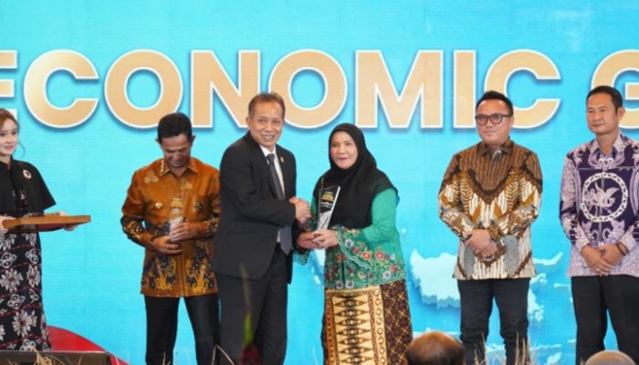 Walikota Bandar Lampung  Eva Dwiana  Meraih Penghargaan National Governance Awards 2026