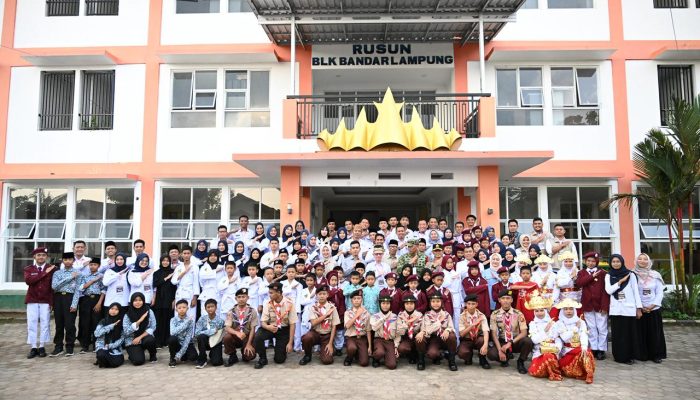 Gubernur Mirza dampingi Wapres Gibran Tinjau Sekolah Rakyat Terintegrasi 35 Bandar Lampung, Wapres Tekankan Semangat Belajar dan Kenyamanan Siswa