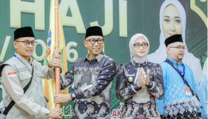 Gubernur Rahmat Mirzani Djausal dan Wagub Jihan Nurlela Lepas Keberangkatan Jemaah Haji Kloter 7 Asal Bandarlampung