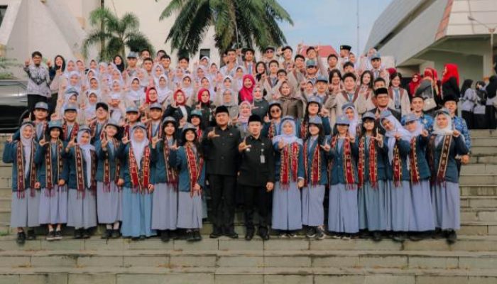 Upacara Peringatan Hardiknas 2026: Sekdaprov Marindo Kurniawan Sampaikan Amanat Mendikdasmen Abdul Mu’ti, sebuah Momentum Reflektif Meneguhkan Spirit Pendidikan Nasional