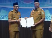 Gubernur Mirza Serahkan SK Mendagri Penunjukan PLT Bupati Lampung Tengah