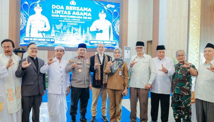 Wagub Jihan Nurlela Bersama Forkopimda, Tokoh Agama, dan Tokoh Masyarakat Hadiri Doa Bersama Lintas Agama dalam Rangka Hari Bhayangkara ke-80