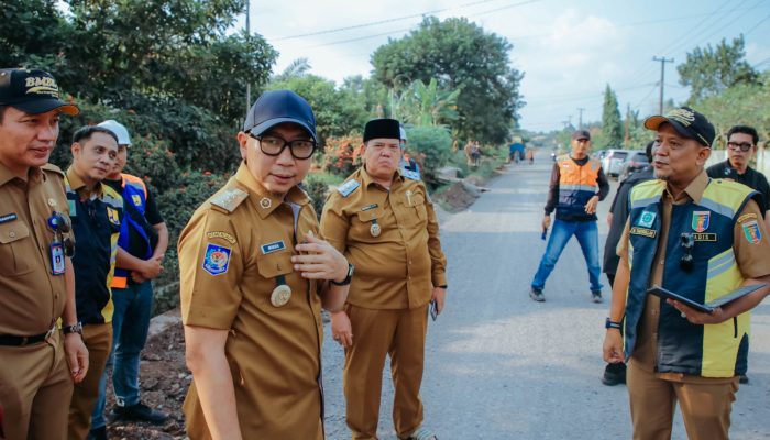Gubernur Rahmat Mirzani Djausal Tinjau Progress Perbaikan Ruas Jalan Jabung–Simpang Labuhan Maringgai, Target Rampung November 2026