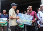Gubernur Mirza Dorong Pertanian Modern di Suoh-BNS, Salurkan Bantuan Petani dan Ajak Generasi Muda Raih Pendidikan Tinggi