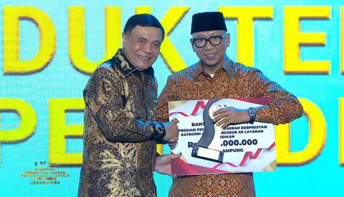 Pemprov Lampung Raih Apresiasi Terbaik II Akses Penduduk terhadap Pelayanan Pendidikan Regional Sumatera