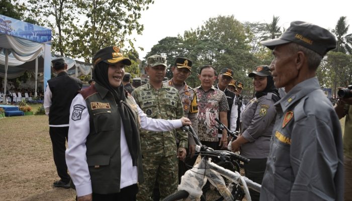 Walikota Bandar Lampung Eva Dwiana Resmi Tutup Kemah Bhakti Satya Linmas Kota Bandar Lampung